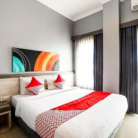 Oyo 289 Hotel Dalwa Syariah Пасуруан Екстериор снимка