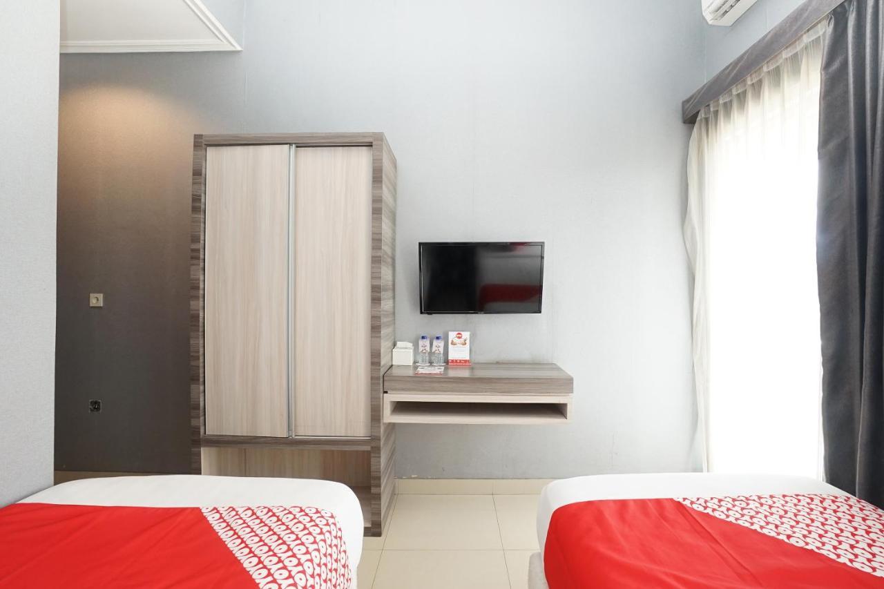 Oyo 289 Hotel Dalwa Syariah Пасуруан Екстериор снимка