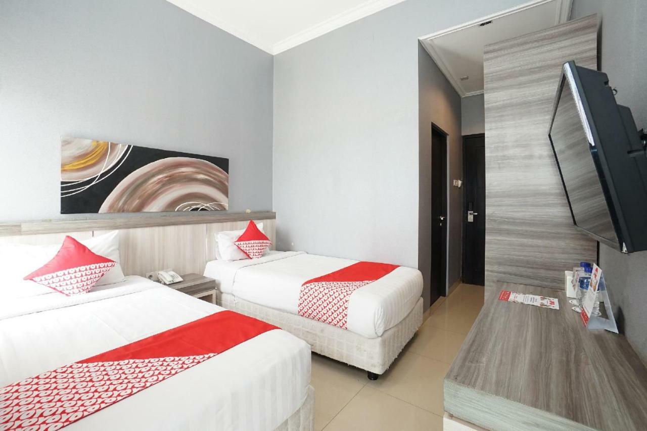 Oyo 289 Hotel Dalwa Syariah Пасуруан Екстериор снимка