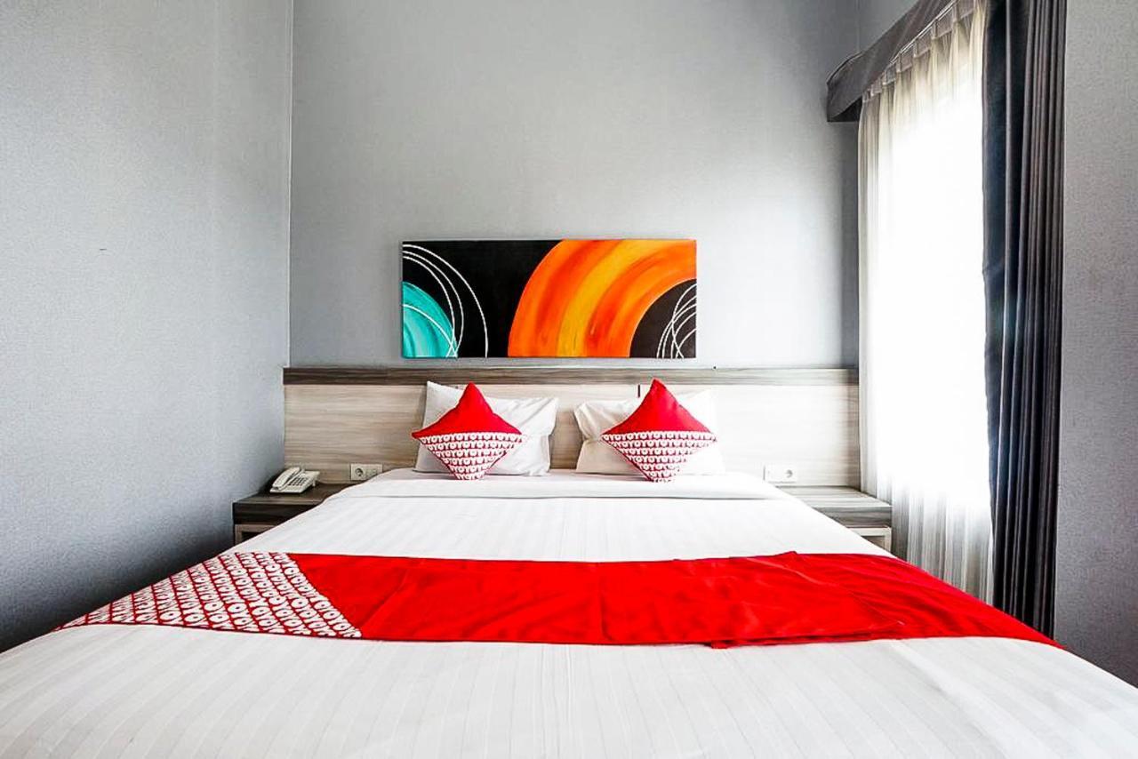 Oyo 289 Hotel Dalwa Syariah Пасуруан Екстериор снимка