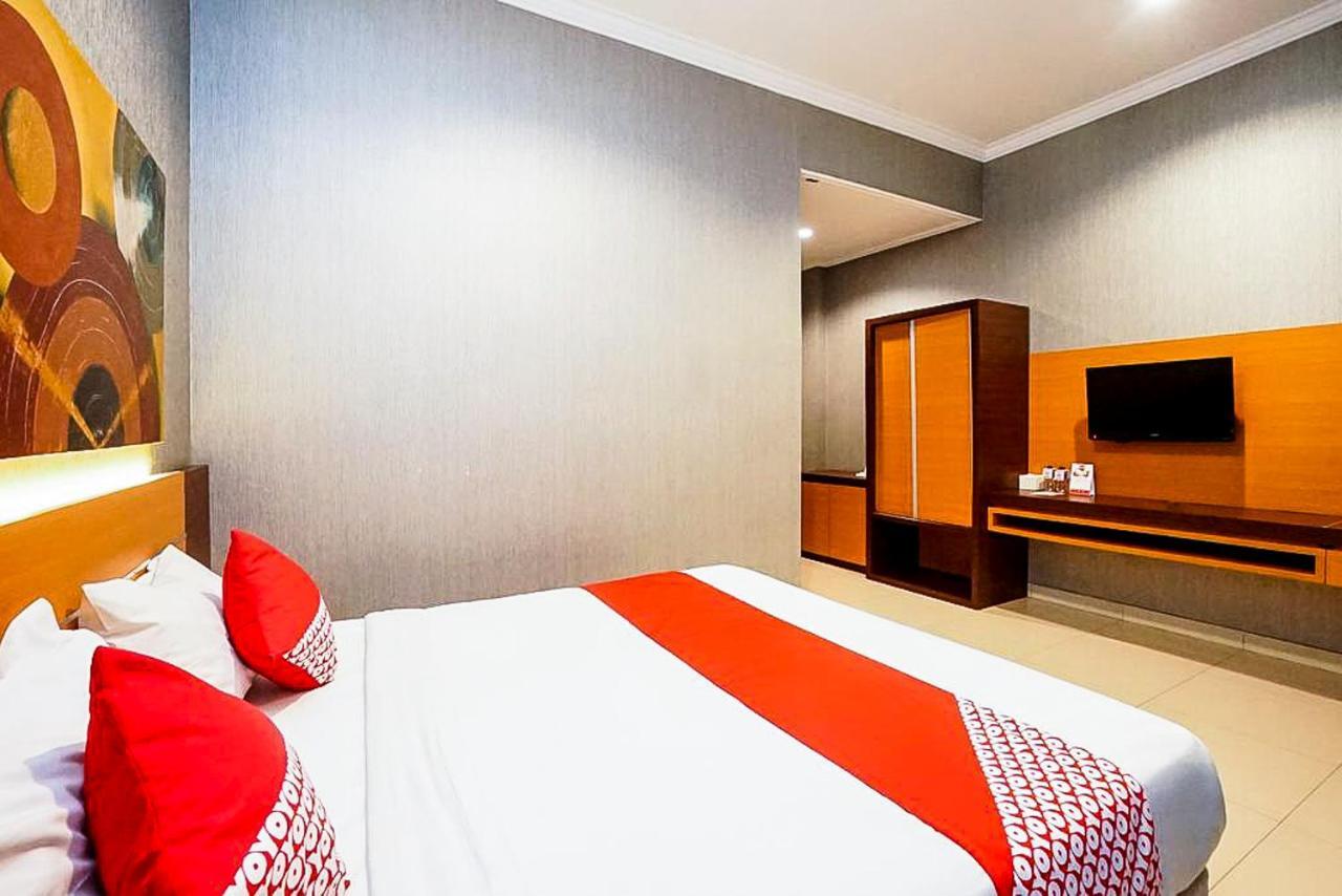 Oyo 289 Hotel Dalwa Syariah Пасуруан Екстериор снимка